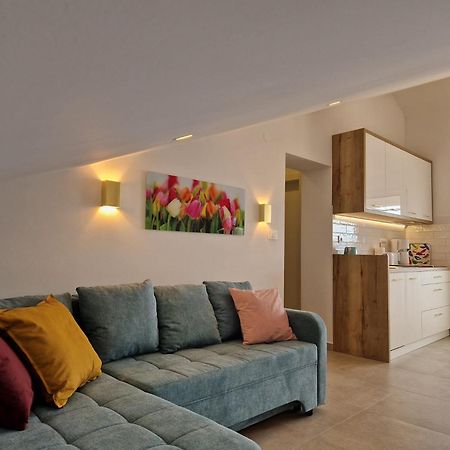 Haus Mit Meerblick Lopar Exterior foto
